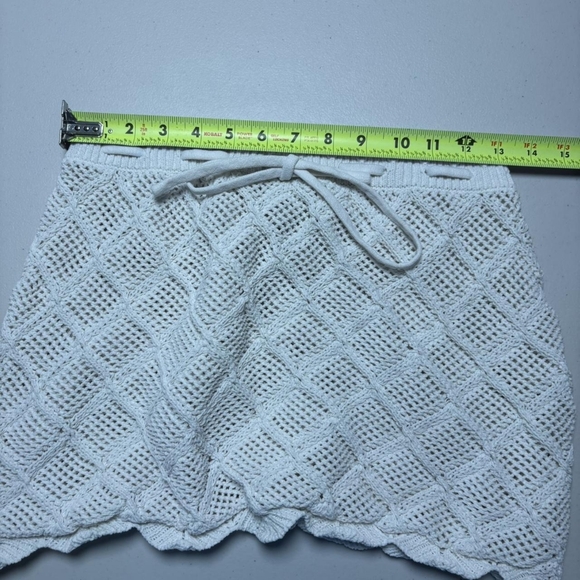 Witty Fox Low Rise White and Cream Crochet Mini Cover Up Skirt - Picture 5 of 6